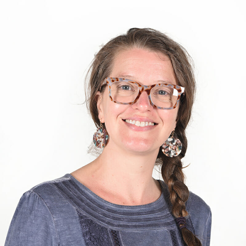 Stoneline-Designs-staff-Holly_Miller Holly Miller Stoneline Designs Project Manager